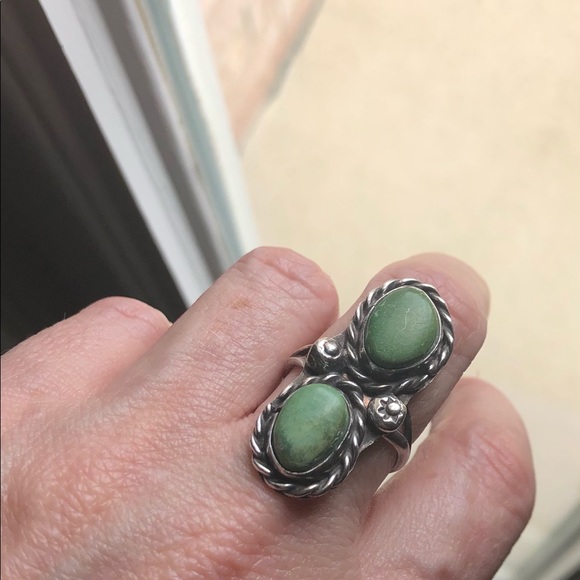 Vintage estate sale turquoise sterling ring - Picture 1 of 5